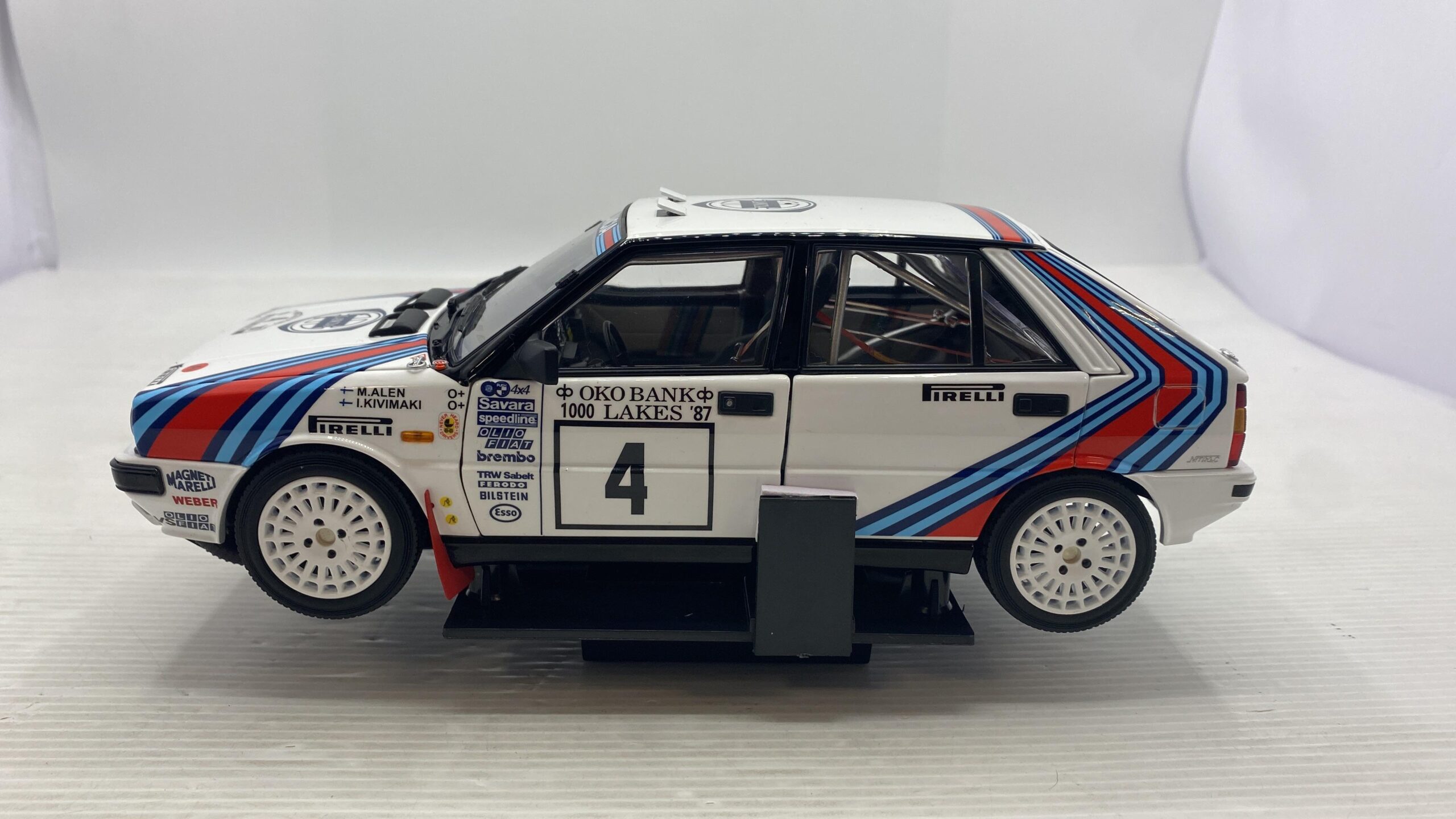 Lancia Delta HF 4WD 1000 Lakes 1987 by Kyosho