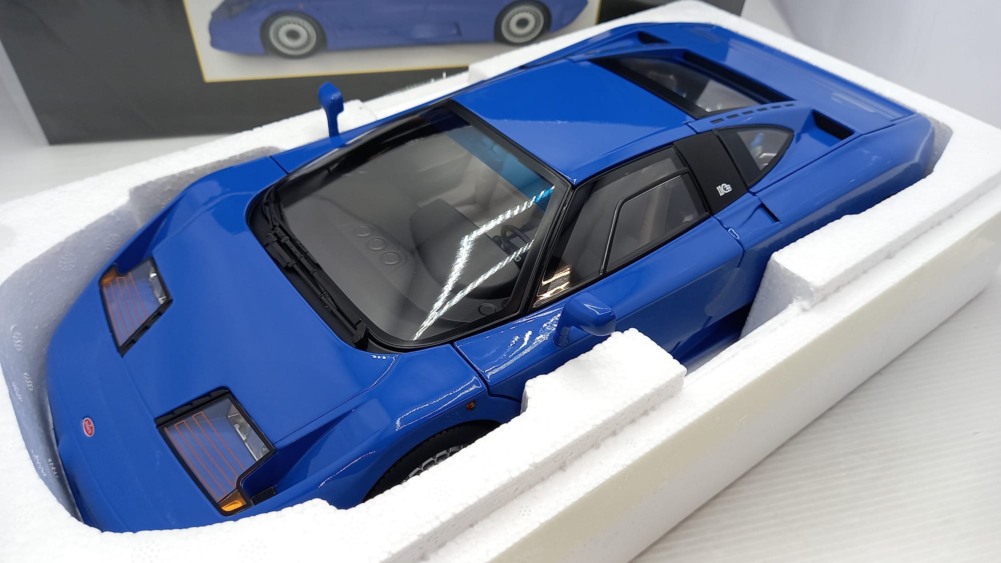 Bugatti EB110 1991 by KK Scale