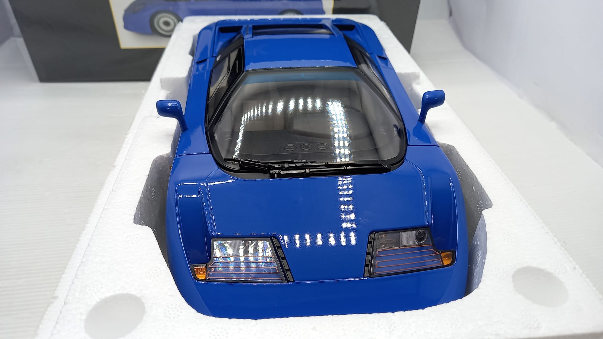 Bugatti EB110 1991 by KK Scale Bugatti EB110 1991 by KK Scale
