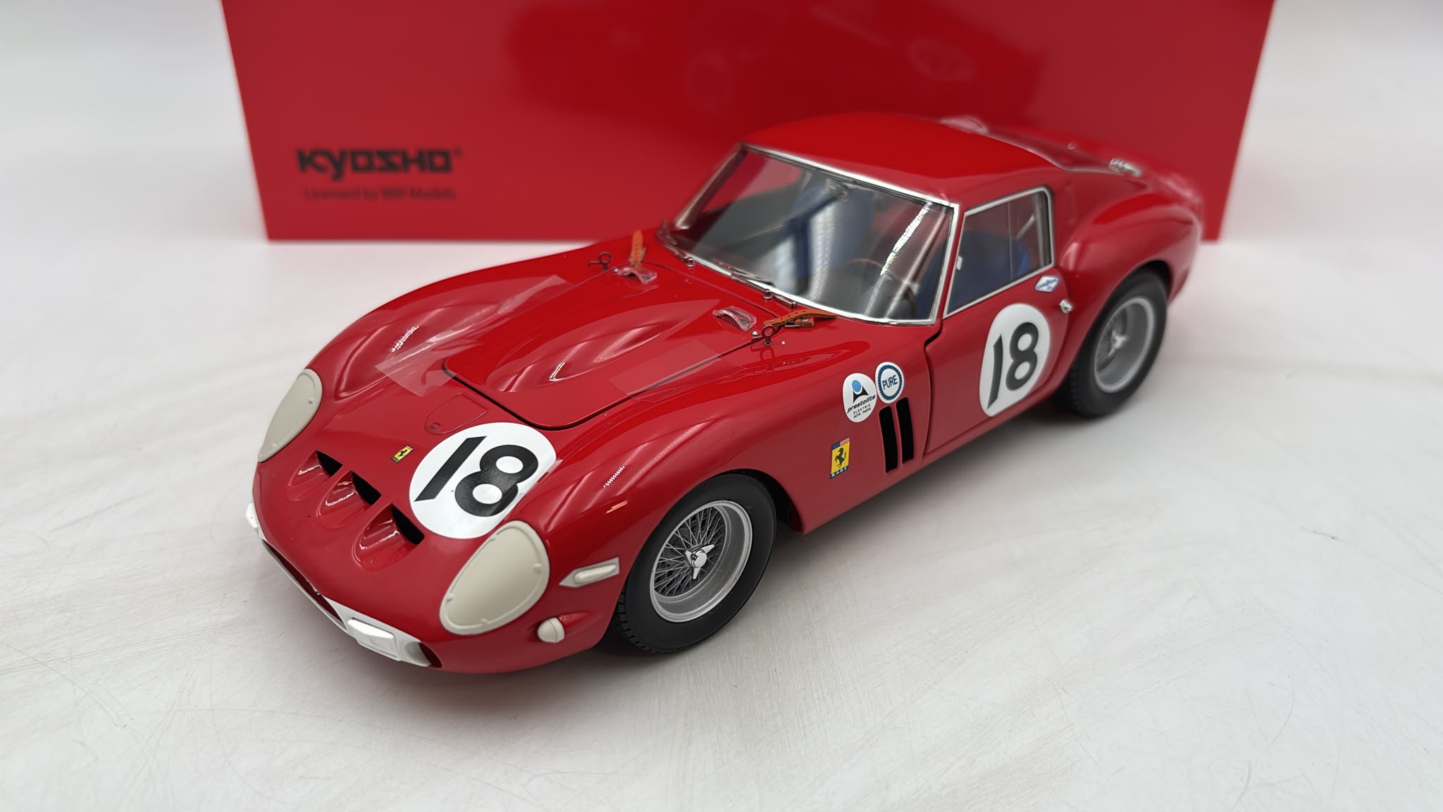 Modellino Ferrari 250 GTO numero 18 rossa vincitrice 3 Ore Daytona 1963 in scala 1:18 Kyosho