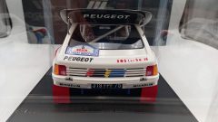 Vista posteriore Peugeot 205 Turbo 16 E2 scala 1:12 Vista posteriore Peugeot 205 Turbo 16 E2 scala 1:12