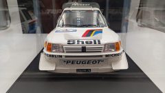 Primo piano frontale fari e spoiler Peugeot 205 T16 E2 Acropolis Rally Top Marques 1:12 Primo piano frontale fari e spoiler Peugeot 205 T16 E2 Acropolis Rally Top Marques 1:12